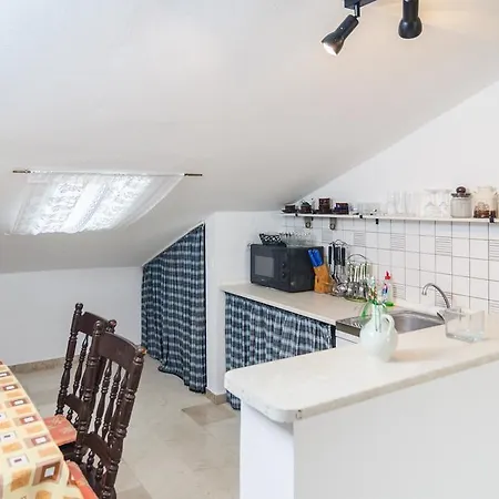 Apartment Monika Kuciste